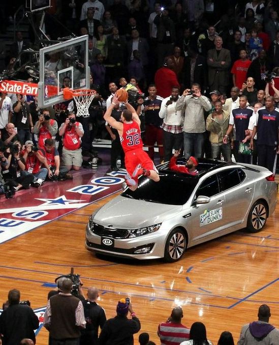 Blake_Griffin_leaps_over_the_car_for_a_dunk_during_the_NBA_Dunk_contest_2011.jpg